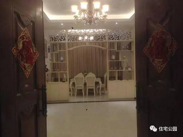 江西網(wǎng)友65萬建別墅，內(nèi)部設(shè)計(jì)美，外有小溪環(huán)繞！