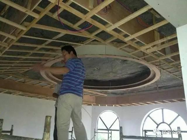 江西網(wǎng)友65萬建別墅，內(nèi)部設(shè)計(jì)美，外有小溪環(huán)繞！