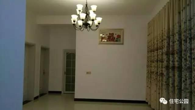 江西網(wǎng)友65萬建別墅，內(nèi)部設(shè)計(jì)美，外有小溪環(huán)繞！