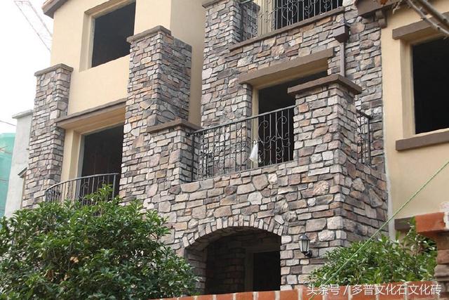 自建房設(shè)計(jì)師在鄉(xiāng)村6年造200套房，老鄉(xiāng)們搶瘋，文化石長臉了