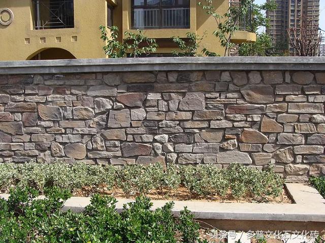 自建房設(shè)計(jì)師在鄉(xiāng)村6年造200套房，老鄉(xiāng)們搶瘋，文化石長臉了