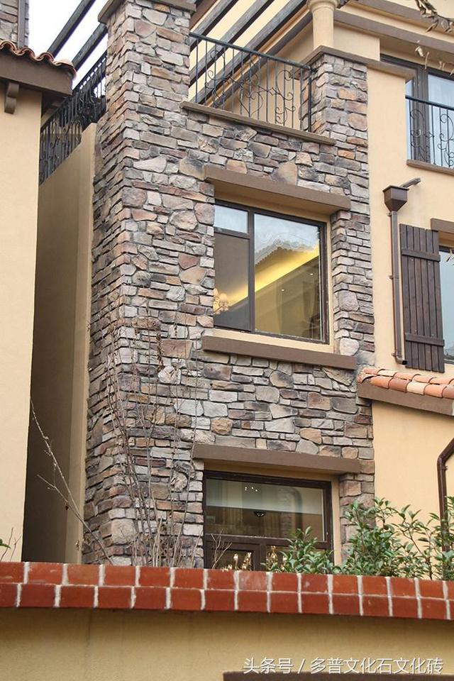 自建房設(shè)計(jì)師在鄉(xiāng)村6年造200套房，老鄉(xiāng)們搶瘋，文化石長臉了