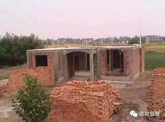 80后堅決不做房奴，30萬回鄉(xiāng)自建農(nóng)村大別墅惹人羨慕