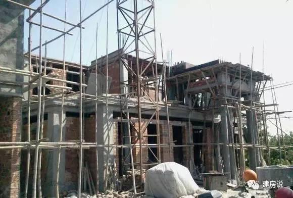 實(shí)拍網(wǎng)友自建三層農(nóng)村別墅過程，舒適美觀引人矚目