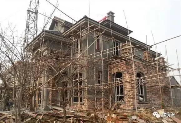 實(shí)拍網(wǎng)友自建三層農(nóng)村別墅過程，舒適美觀引人矚目