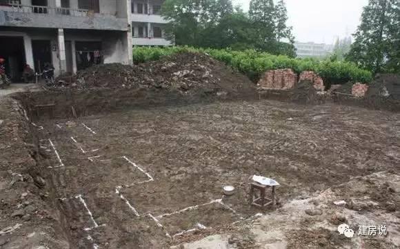 實(shí)拍網(wǎng)友自建三層農(nóng)村別墅過程，舒適美觀引人矚目