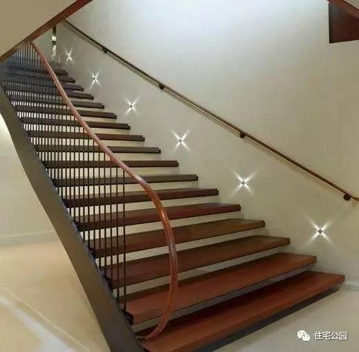 花大價蓋好的別墅，不配一個華麗的樓梯可怎么行！12款樓梯推薦