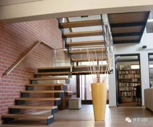 花大價蓋好的別墅，不配一個華麗的樓梯可怎么行！12款樓梯推薦