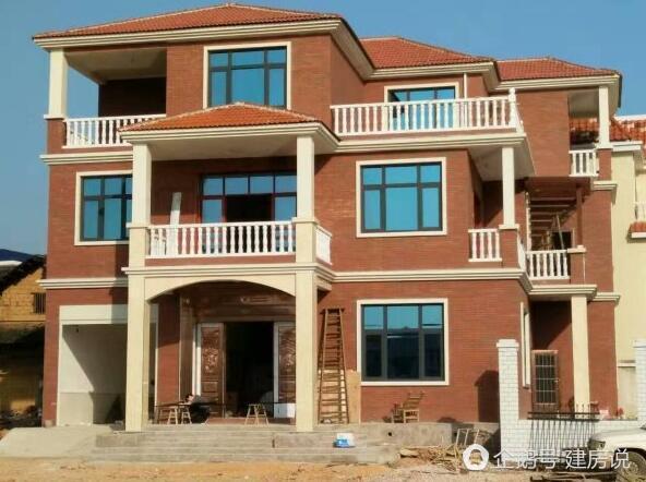 回家建了棟漂亮的農(nóng)村別墅，真是在村里給爸媽長面子