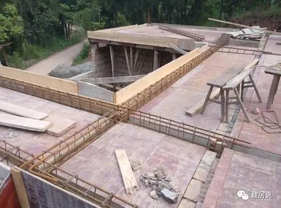 實拍四川網(wǎng)友自建二層農(nóng)村別墅，在村里是獨一無二