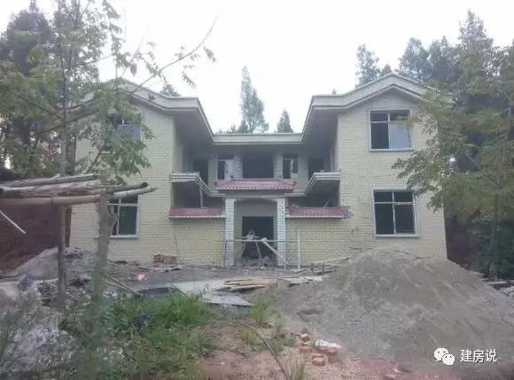 實拍四川網(wǎng)友自建二層農(nóng)村別墅，在村里是獨一無二