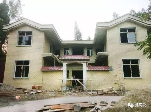 實拍四川網(wǎng)友自建二層農(nóng)村別墅，在村里是獨一無二