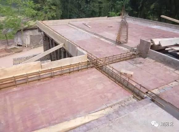 實拍四川網(wǎng)友自建二層農(nóng)村別墅，在村里是獨一無二