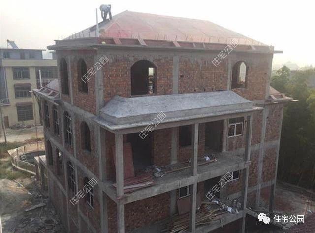 自建房帶超大庭院、泳池，看完都不想在城里買房了