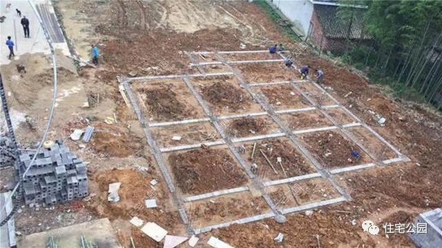 自建房帶超大庭院、泳池，看完都不想在城里買房了