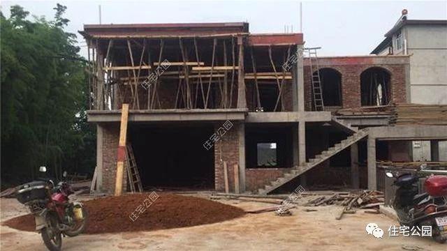 自建房帶超大庭院、泳池，看完都不想在城里買房了