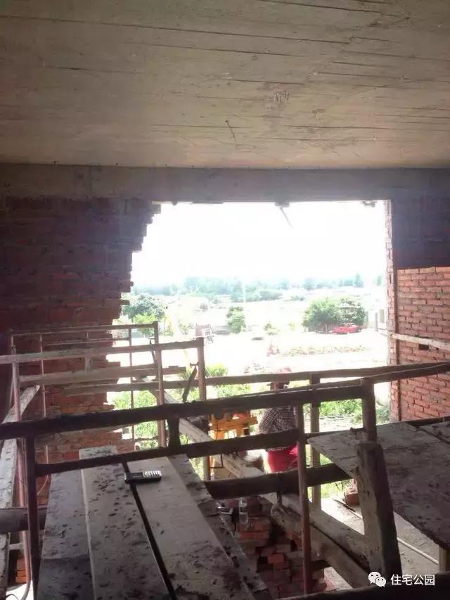 海南父子40萬聯(lián)手自建2層養(yǎng)老房，這價錢你可信？