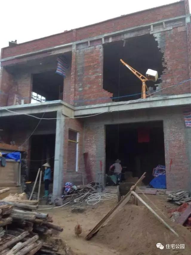 海南父子40萬聯(lián)手自建2層養(yǎng)老房，這價錢你可信？