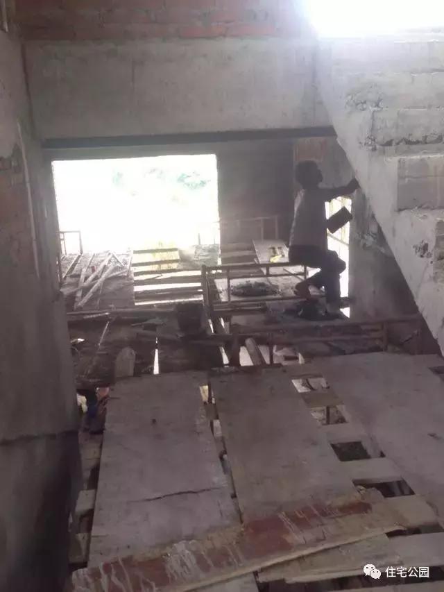 海南父子40萬聯(lián)手自建2層養(yǎng)老房，這價錢你可信？