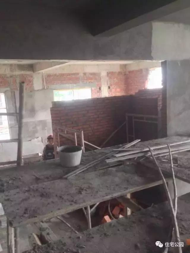 海南父子40萬聯(lián)手自建2層養(yǎng)老房，這價錢你可信？