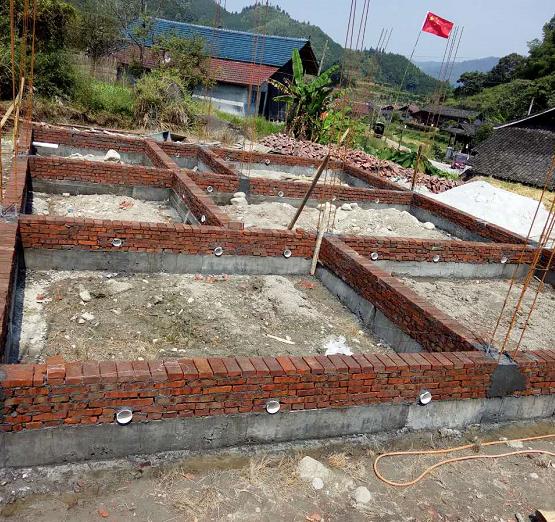 湖南21萬自建歐式別墅，引來全村圍觀仿建，真值！