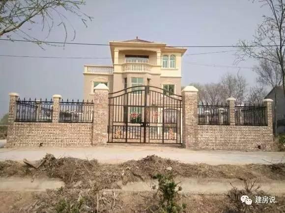 網(wǎng)友曬農(nóng)村自建別墅，經(jīng)濟(jì)美觀，放在大城市里都價(jià)值千萬(wàn)