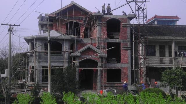 農(nóng)村別墅建的太好看了，讓鄰居情何以堪