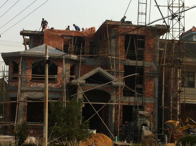 農(nóng)村別墅建的太好看了，讓鄰居情何以堪