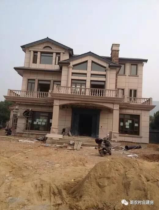 土豪曬500萬農(nóng)村自建房，沒想到最后卻被網(wǎng)友扒皮