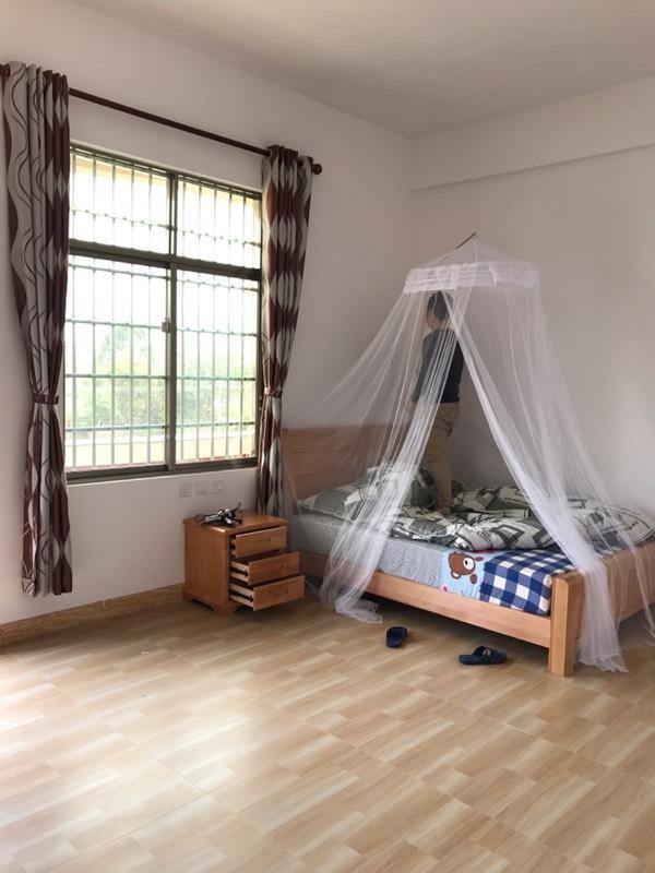 逃離深圳，我用70萬蓋了棟小別墅迎娶了白富美老婆