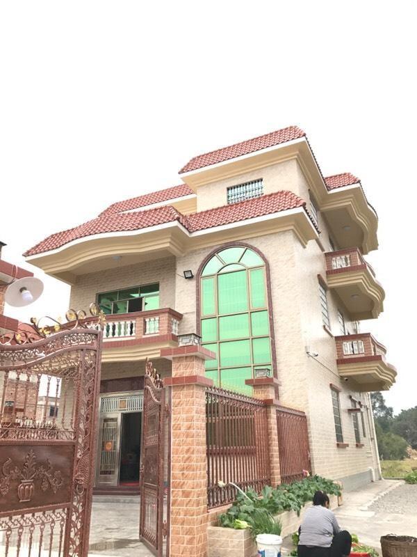 逃離深圳，我用70萬蓋了棟小別墅迎娶了白富美老婆