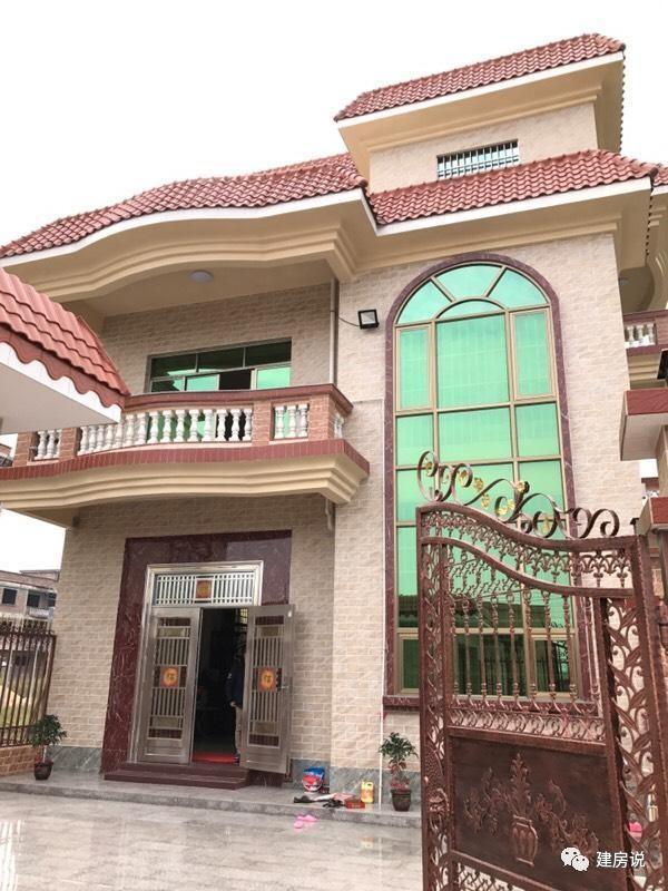 老板自建豪華洋氣的三層農(nóng)村別墅，不愧是福建的房子！