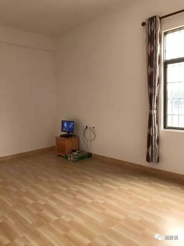 老板自建豪華洋氣的三層農(nóng)村別墅，不愧是福建的房子！