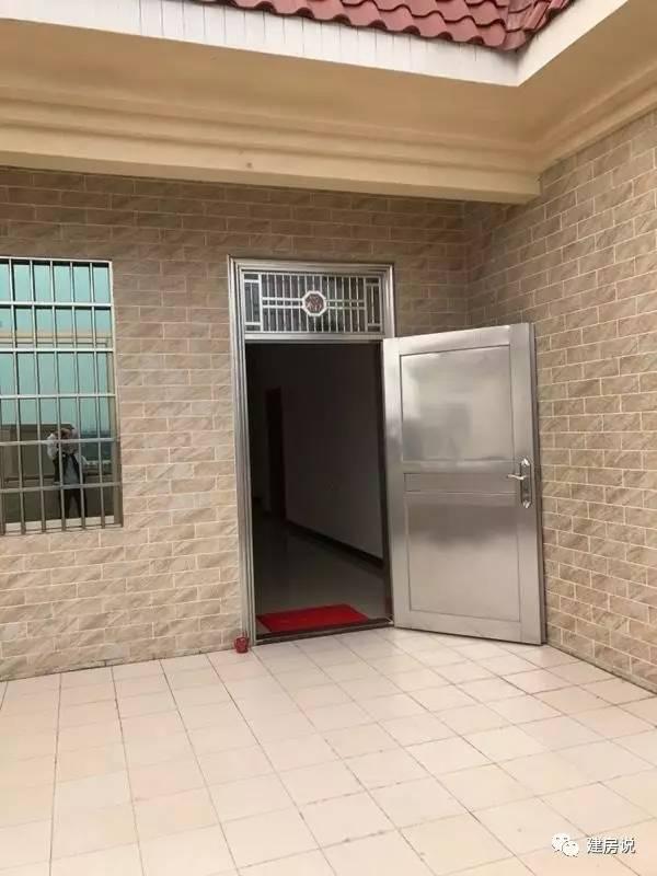 老板自建豪華洋氣的三層農(nóng)村別墅，不愧是福建的房子！