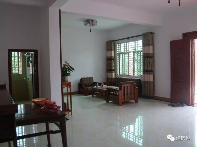 網(wǎng)友自建三層農(nóng)村別墅，內(nèi)部裝修不奢華但很有味道