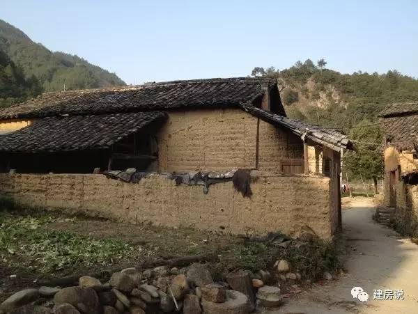 浙江網(wǎng)友自建三層農(nóng)村別墅，引全村仿建倍有面子