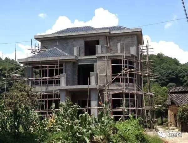 浙江網(wǎng)友自建三層農(nóng)村別墅，引全村仿建倍有面子