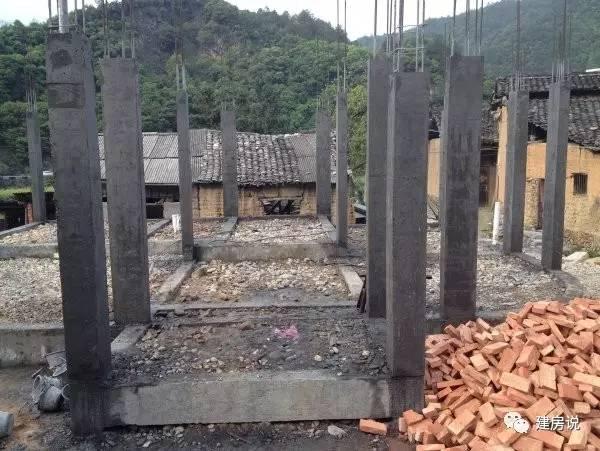 浙江網(wǎng)友自建三層農(nóng)村別墅，引全村仿建倍有面子