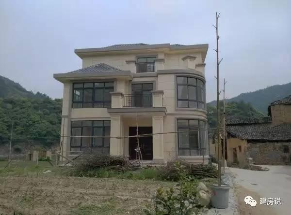 浙江網(wǎng)友自建三層農(nóng)村別墅，引全村仿建倍有面子