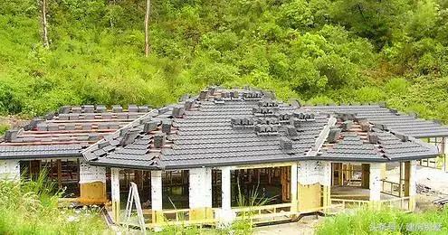 實(shí)拍華人夫妻新西蘭自建房全過程，有山有水有鄰家女孩