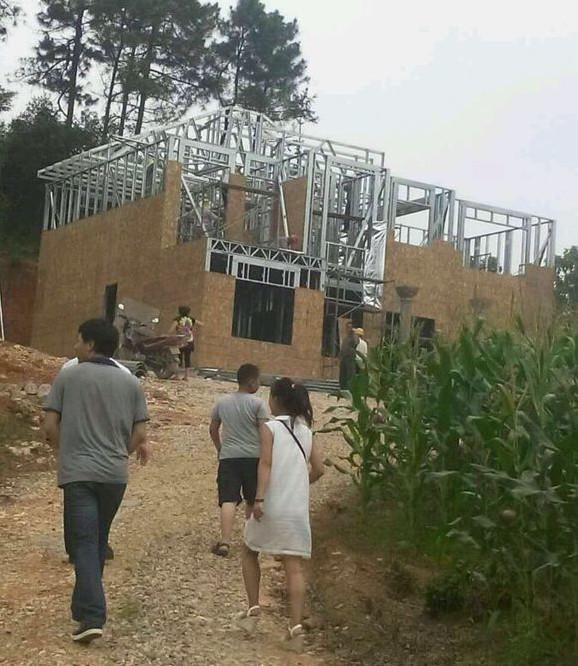 如果買(mǎi)不起城里的一套房，那就回農(nóng)村蓋棟別墅吧！