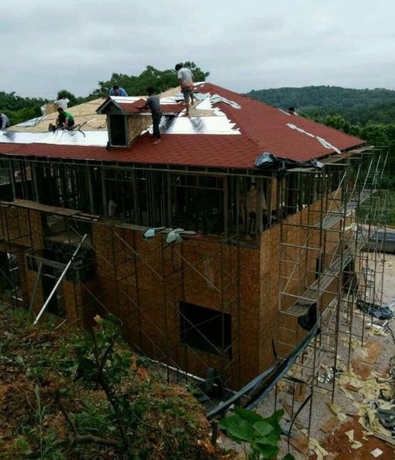 如果買(mǎi)不起城里的一套房，那就回農(nóng)村蓋棟別墅吧！