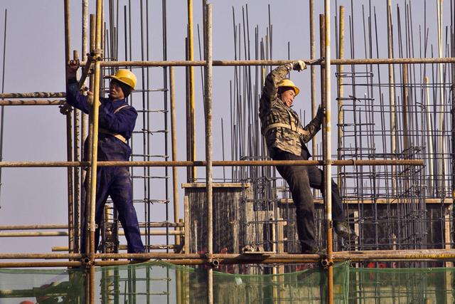 如果買(mǎi)不起城里的一套房，那就回農(nóng)村蓋棟別墅吧！