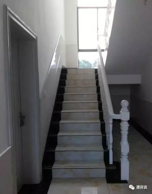 湖南網(wǎng)友曬自建三層農(nóng)村別墅，外觀和裝修完美搭配