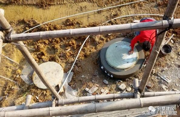 湖北一土豪曬三層別墅，豪華裝修有假山還有魚塘