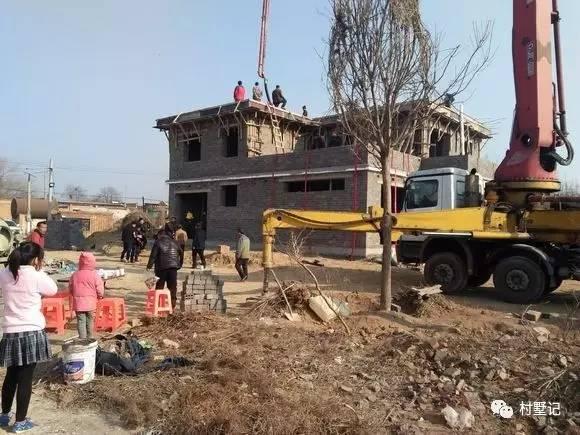 江西老張自建二層農(nóng)村別墅，鄰居沒建整天都說好后悔