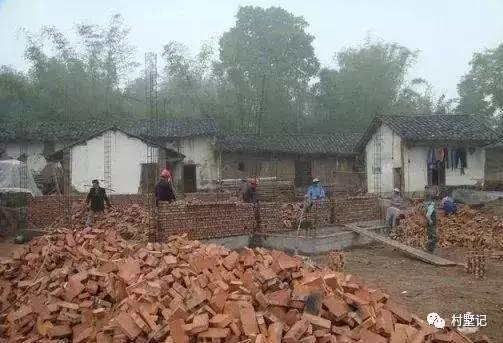 25萬(wàn)建二層農(nóng)村別墅，圓了媳婦兒的別墅夢(mèng)