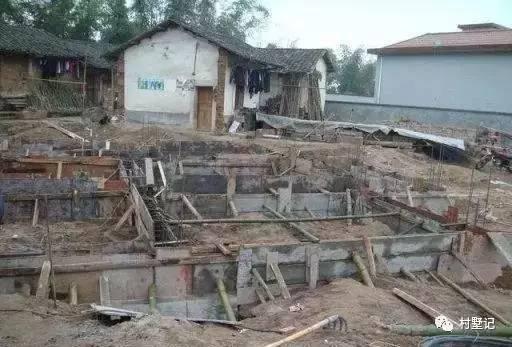 25萬(wàn)建二層農(nóng)村別墅，圓了媳婦兒的別墅夢(mèng)