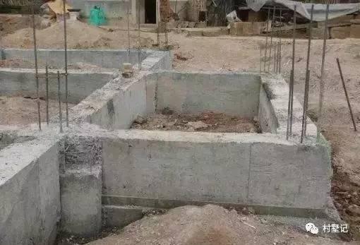 25萬(wàn)建二層農(nóng)村別墅，圓了媳婦兒的別墅夢(mèng)