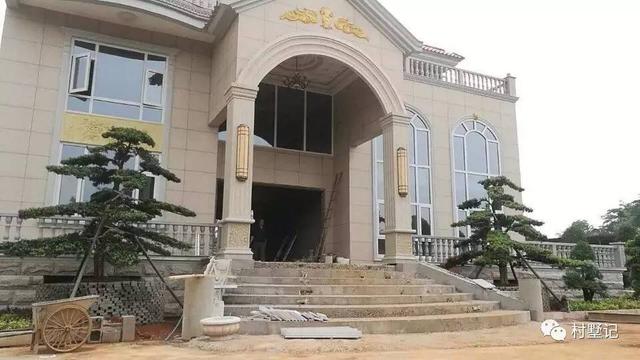 去舅舅剛建好的農(nóng)村別墅玩，有個(gè)超大庭院都不舍得回自己家了